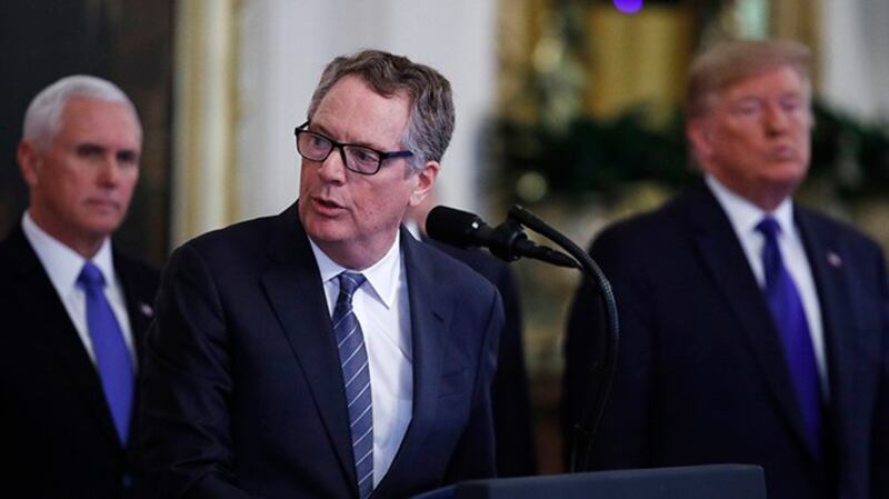 美国贸易代表莱特希泽(Robert Lighthizer)(中)(美联社)