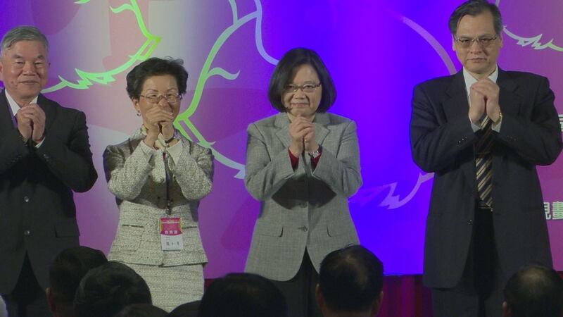 2019年2月11日总统蔡英文（右二）、陆委会主委陈明通（右一）、海基会董事长张小月（左二）11日向台商贺年。（资料照、记者李宗翰摄）