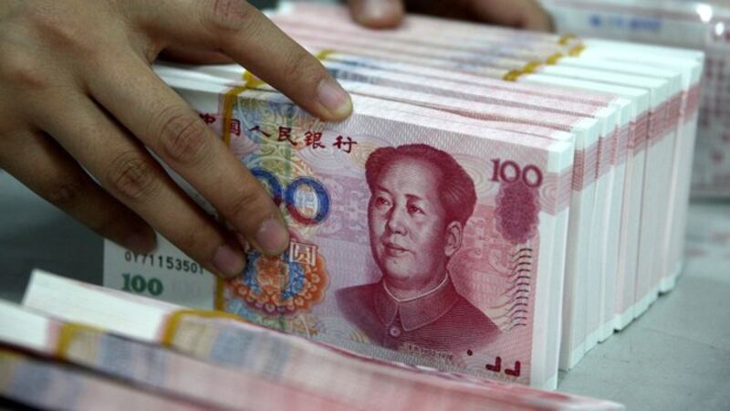 截至2月17号的统计,全中国152家城市商业银行提供疫情防控和复工专项授信,已高达约1225亿元人民币。(资料图/法新社)