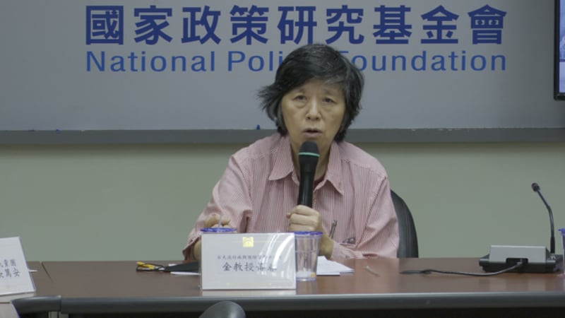 台大流行病与预防医学研究所教授金传春忧,台湾未有专业人才领导疫苗研发。(记者 李宗翰摄)