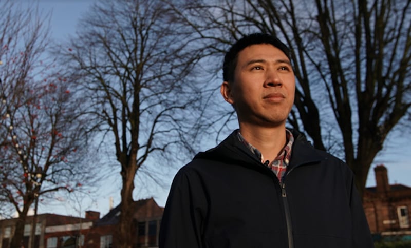 丘文俊到英国后思想矛盾,走不出死胡同,有幸遇到“同路人”支持。 (韦平 摄)