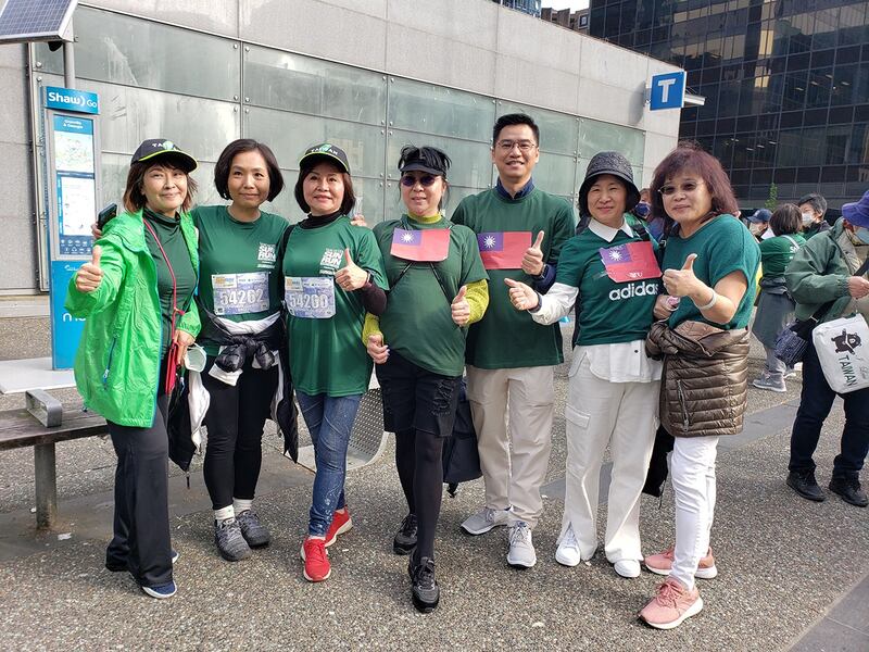 温哥华的台湾侨胞说,积极参与主流活动,让更多人认识台湾的存在价值。 (记者柳飞拍摄)