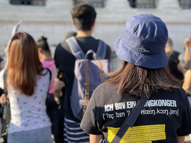 大批港人支持中国留学生举办的六四纪念活动。(吕熙拍摄)