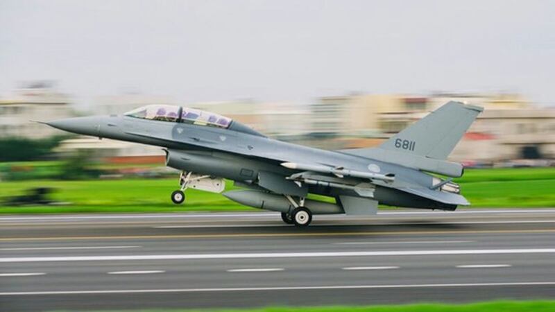 美国准备对台出售的新型F-16战机 (资料图片，军闻社提供)