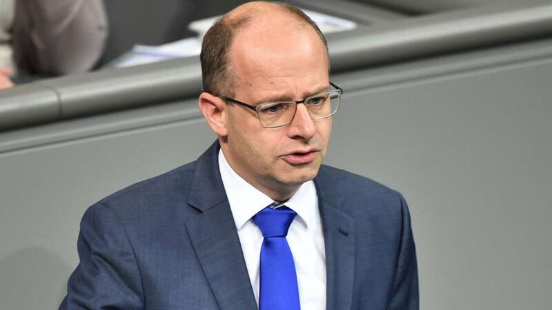 德国联邦议院人权政策发言人布朗德(Michael Brand) 也表示,内蒙古发生的骚乱再次让人感到震惊。他指出,早先是藏人、维吾尔族人被迫害,现在蒙古族人又遭到了文化灭绝。是时候将遏止中国推行对民族、宗教和文化少数羣体的强硬路线提上国际议程了。(Public Domain)