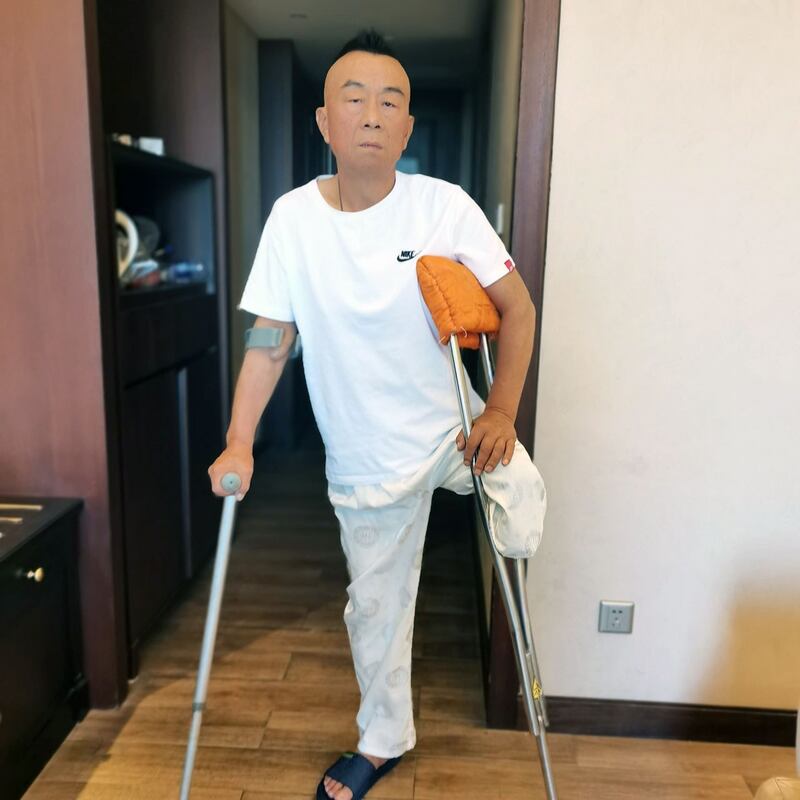 当年在北京六部口被戒严部队的子弹击中的齐志勇,获“全美学自联自由精神奖”。(当事人提供/记者乔龙)