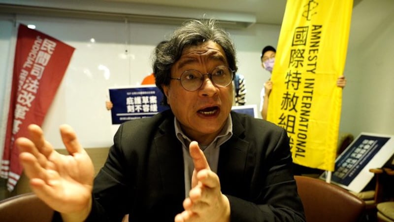 中研院台湾史研究所副研究员吴叡人提出若港澳条例停止适用,该另立难民法。(记者 李宗翰摄)