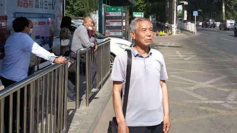 辽宁居民姜家文(图)认为,一百万元作为生育奖励吸引力不足。(姜家文独家提供,拍摄日期不详)