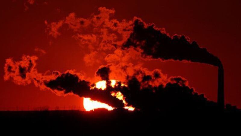 中国领导人习近平称到2030年时碳强度要比2005下降65%以上(美联社)