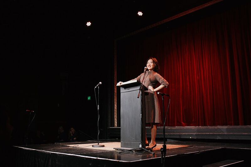 许微其另个身分是单口喜剧演员,她在喜剧世界里幽默自嘲,成为生命的另个出口。(许微其提供)