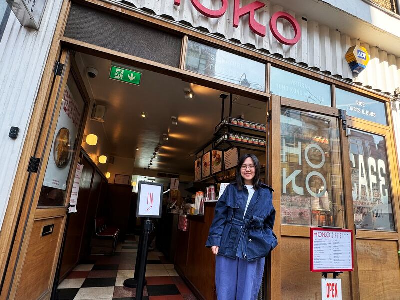 伦敦红砖巷里的香港怀旧餐厅HOKO,创办人Nicole认为忠于自我的香港味,更能和国际化的消费者对话。(摄影/洪雅芳)