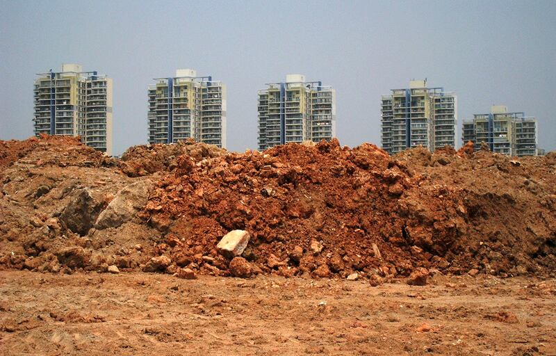 中国水土流失严重,沙尘天气恶化,空气污染指数有待改善;图为深圳南山。(路透社图片)