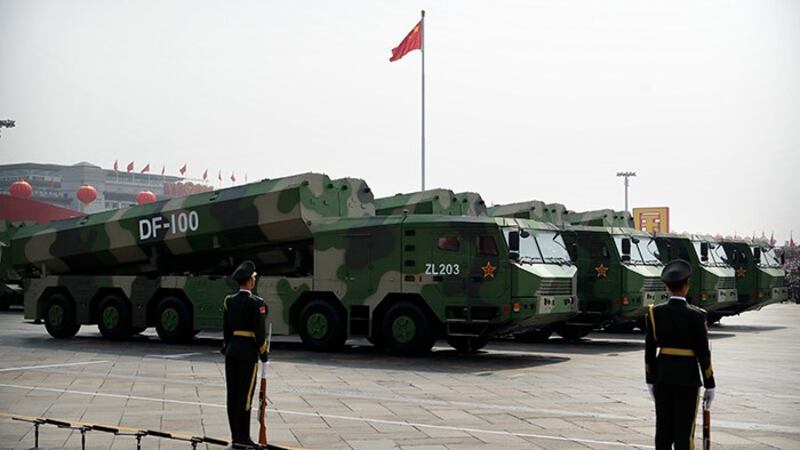 2019年10月1日天安门阅兵中展示的中国巡航导弹。(美联社)