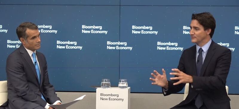 加拿大总理特鲁多接受彭博社访问,认为目前不是和中国可以和解的时刻。(视频截图)