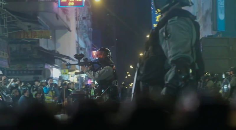 以香港反送中运动遭港警镇压为题材的《夜更》摘下第57届金马奖最佳剧情短片。(《夜更》预告片)