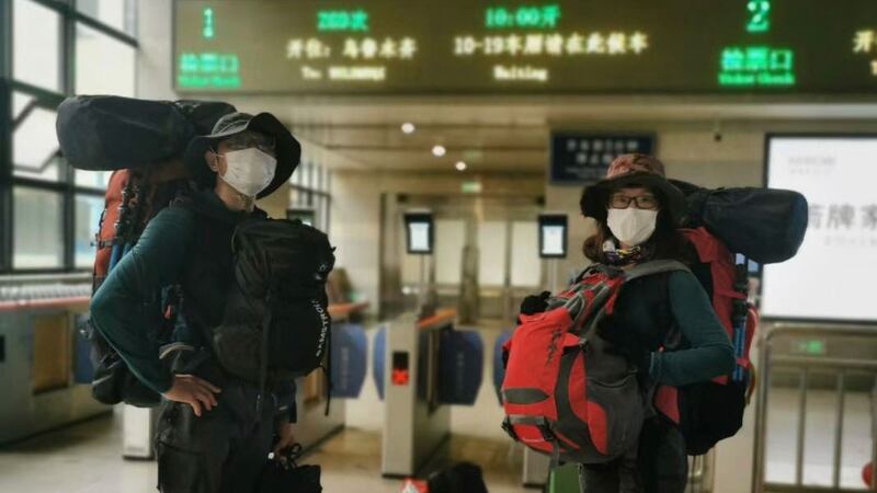 部分游客选择千万新疆乌鲁木齐市旅游。(志愿者提供/记者乔龙)