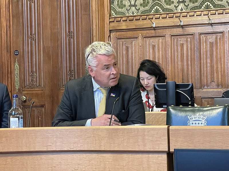 保守党议员劳顿(Tim Loughton)。 (文在山摄)