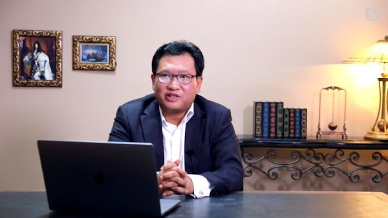 旅美时政评论员江峰。（RFA）