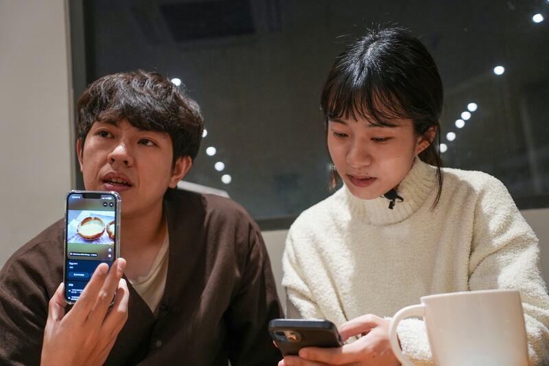 台灣人育誠與女友訪港後，直言感到失望。（程皓楠攝）