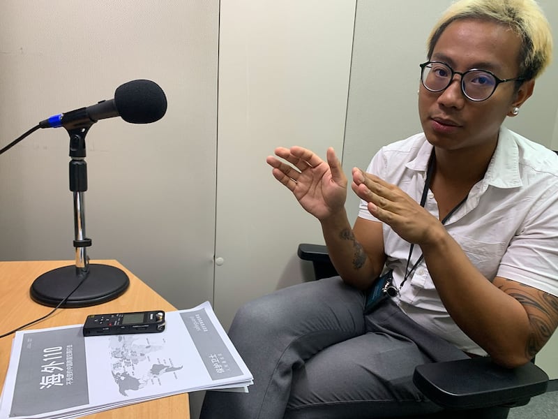 “保护卫士”倡导与研究专员陈靖捷4日接受自由亚洲电台专访指出,保护卫士9月发布“海外110—不受控的中国跨国犯罪打击”报告至今两个月,受到各国高度关注。(记者夏小华摄)