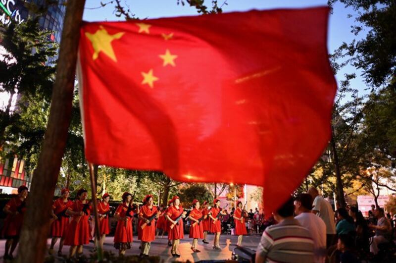 街道办人员在北京街头为七一中共党庆进行排练（法新社图片）