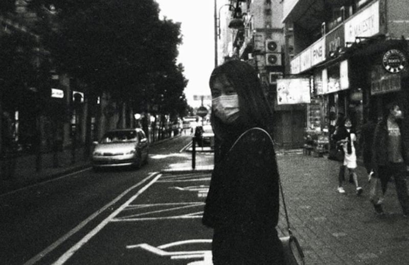 刘珈汶得知被通缉后表示,云淡风轻,只是回家的路又远了些,步伐却不会停下。 (刘珈汶提供)