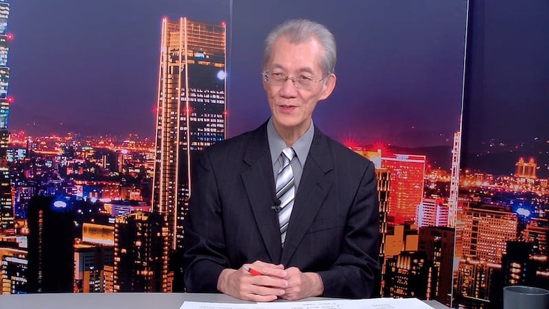 台湾大学政治系荣誉教授明居正说,千里之堤、溃于蚁穴,已看到蚁穴,但不确何时崩塌。(截图自节目)