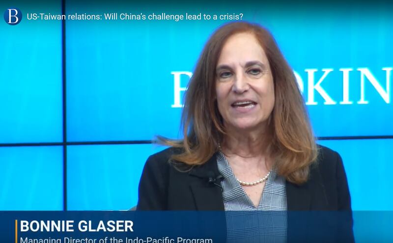 美国的德国马歇尔基金会亚太项目主任葛来仪(Bonnie Glaser)告诉本台,她不认为美国会在台湾问题上向中方做出任何新的承诺。(视频截图/布鲁金斯学会官网)