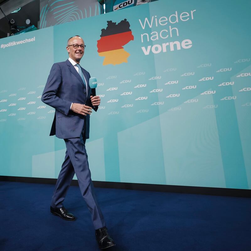 特朗普及團隊近期一系列顛覆原有美國外交政策的操作，引發歐美關係的危機。